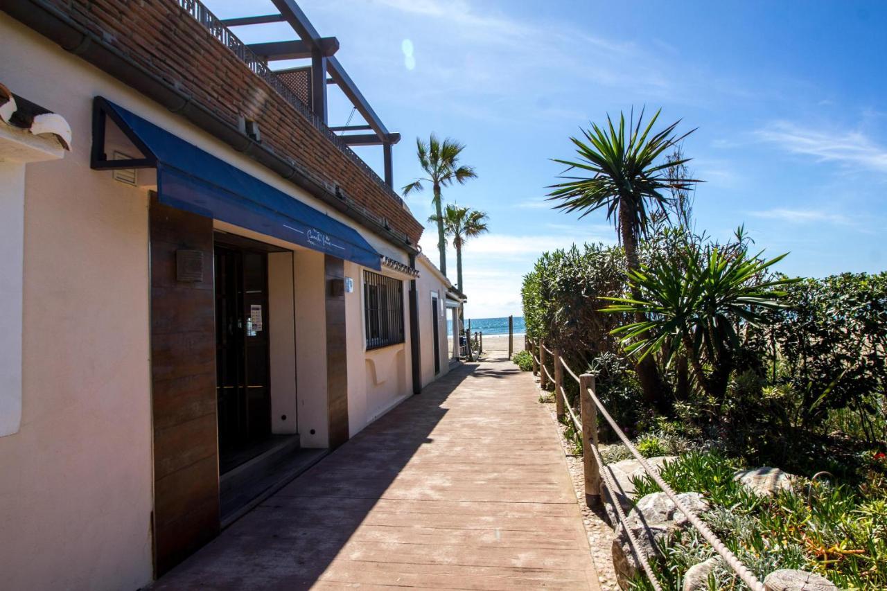 Perfectly Located Beachside Apartment In Elviria Marbella Buitenkant foto